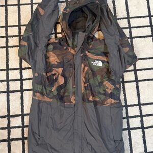 The North Face Freedom Insulated Jacket 2025 (woodland/ m81 camo)